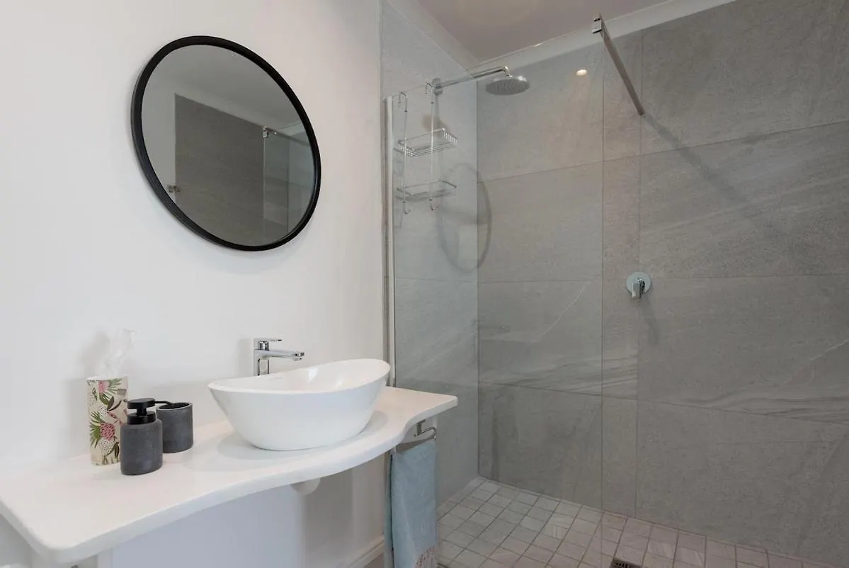 The Shore House, A Newly Built Beach House With Private Pool Scarborough